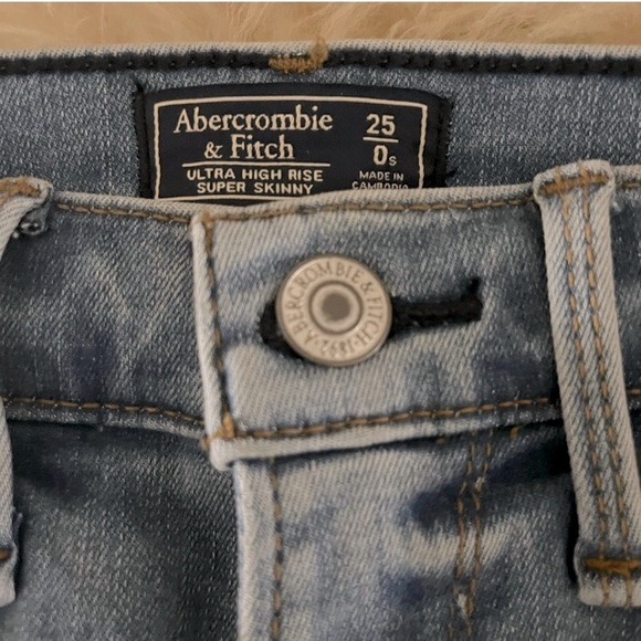 Abercrombie & Fitch Light Blue Ultra Hi-Rise Skinny Jeans - Picture 3 of 5